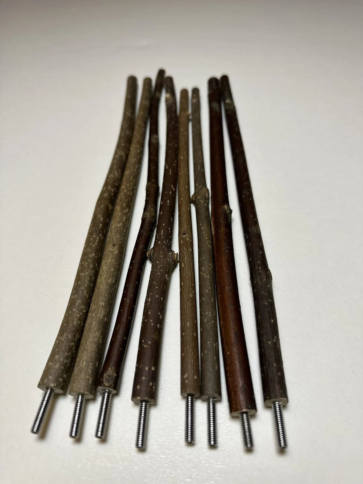 ヨーロピアンアッシュ製の極細タイプ止まり木。フィンチや文鳥、セキセイインコなど小型鳥に最適なBirdARCADIA公式天然木パーチ。